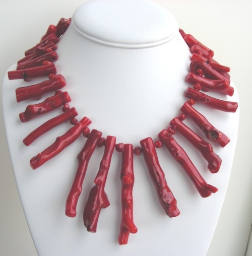 red necklace from GEMLYN on Etsy