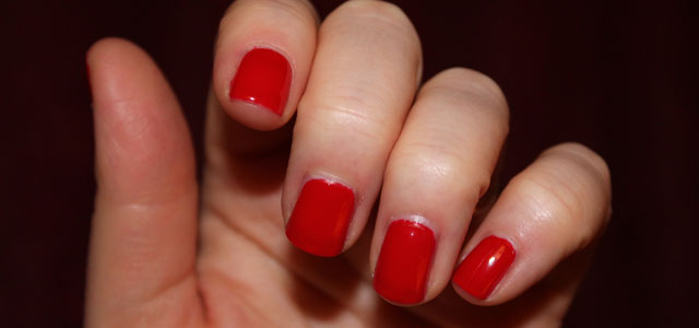 I love this red nail polish by L'Oreal.